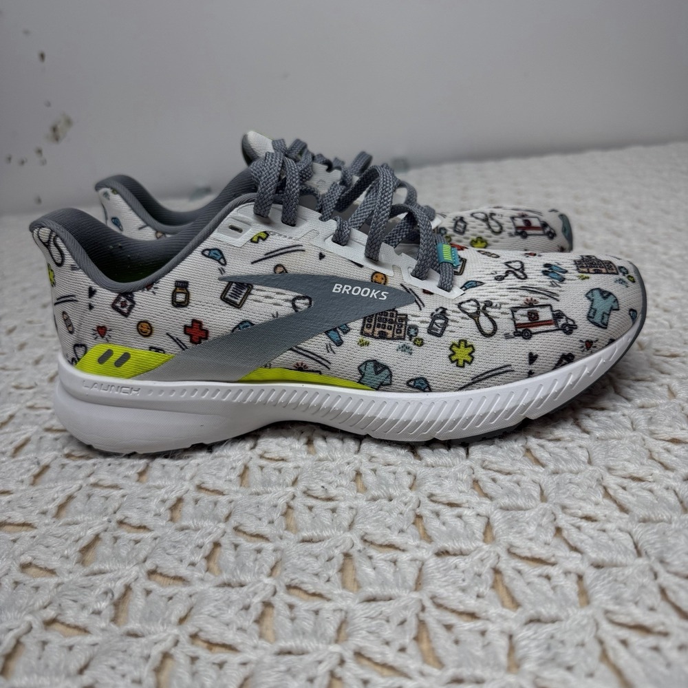 Brooks Launch Medical Nurse Shoes Women  8.5 (B) White Geometric 1203451B173